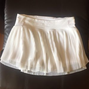 Lululemon tennis skirt (regular)